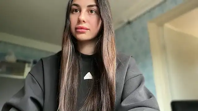 LiluMartiznir online show from June 2026 11:34:01 AM