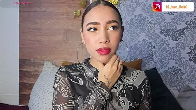 Snapshot of LiaHansson00 chatting on March 2026 04:35:01 PM LiaHansson00 online show from March 2026 04:35:01 PM