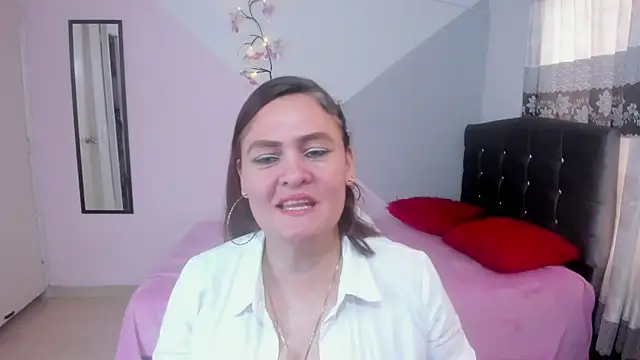 Snapshot of Hi__kitty_ chatting on February 2026 03:05:02 PM Hi kitty online show from February 2026 03:05:02 PM