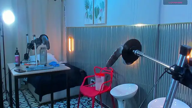 nazly bigass online show from March 2026 07:17:01 PM