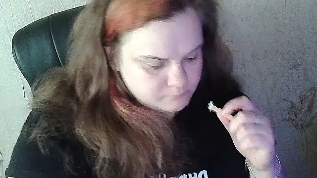 Snapshot of DollyGersoon chatting on February 2026 06:32:01 AM DollyGersoon online show from February 2026 06:32:01 AM