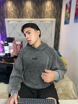 Snapshot of Samu_Hott chatting on February 2026 08:27:02 PM Samu Hott online show from February 2026 08:27:02 PM