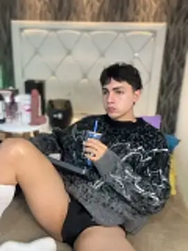 Samu Hott online show from April 2026 08:20:01 PM