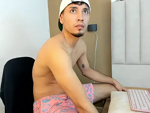 Snapshot of Noah_Smith01 chatting on February 2026 11:14:02 PM Noah Smith01 online show from February 2026 11:14:02 PM