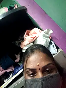 Snapshot of Tamil_Hot_Nisha chatting on May 2026 05:21:02 PM Tamil Hot Nisha online show from May 2026 05:21:02 PM