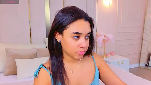 Snapshot of Luna_Cortier chatting on March 2026 05:35:02 AM Luna Cortier online show from March 2026 05:35:02 AM