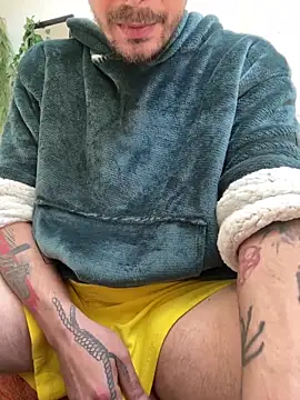 Piratee666 online show from April 2026 07:31:01 AM