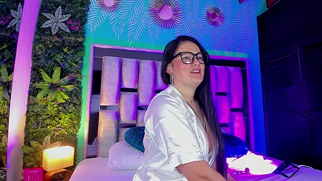 Snapshot of Mari_cooper1 chatting on February 2026 11:53:01 AM Mari cooper1 online show from February 2026 11:53:01 AM