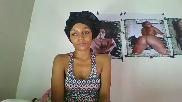 Snapshot of Silk_Couple chatting on February 2026 11:37:01 PM Silk Couple online show from February 2026 11:37:01 PM