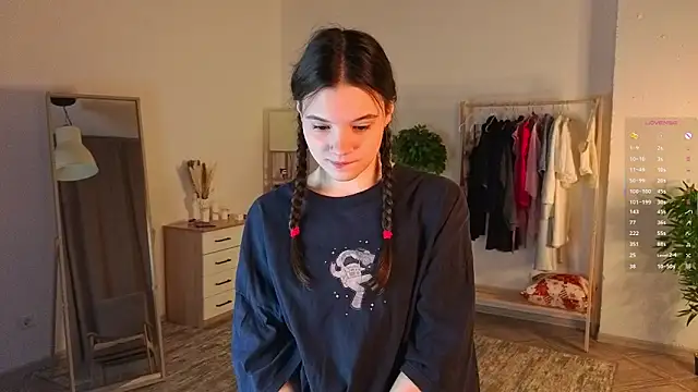 Snapshot of MirthaZien chatting on February 2026 01:21:02 AM MirthaZien online show from February 2026 01:21:02 AM