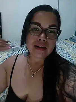 Snapshot of LuanaLeon chatting on March 2026 03:01:02 AM LuanaLeon online show from March 2026 03:01:02 AM