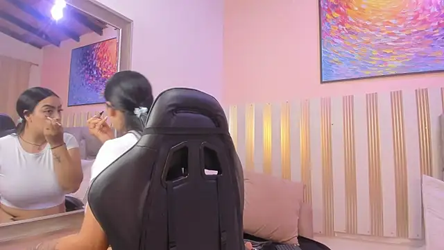 nina glow online show from March 2026 11:37:01 AM