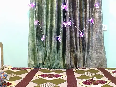 LIZNA 0 online show from March 2026 04:39:02 PM