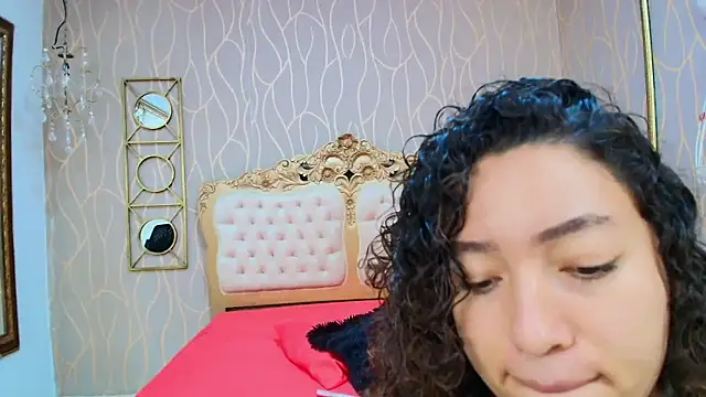 Snapshot of meganrousx chatting on February 2026 12:34:01 PM meganrousx online show from February 2026 12:34:01 PM