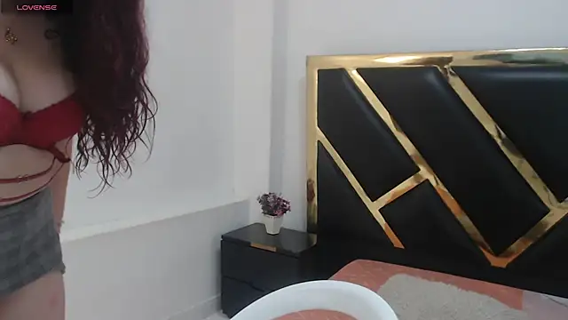 Snapshot of CarolRousee chatting on February 2026 07:17:02 PM CarolRousee online show from February 2026 07:17:02 PM