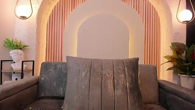 violet scott  online show from February 2026 10:03:02 AM