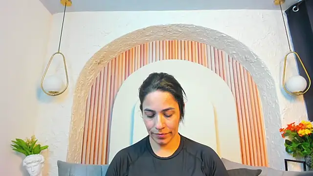 Snapshot of violet_scott_ chatting on May 2026 11:13:01 PM violet scott online show from May 2026 11:13:01 PM