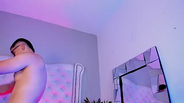 Snapshot of valenssio_moretti chatting on February 2026 09:46:01 PM valenssio moretti online show from February 2026 09:46:01 PM