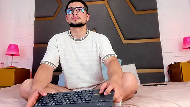 valenssio moretti online show from April 2026 08:29:02 AM