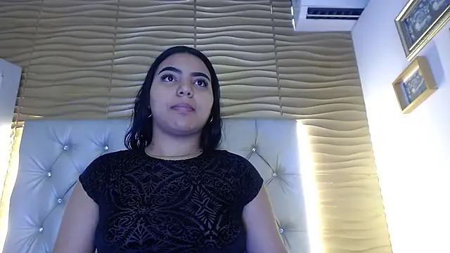 Snapshot of MariyaNovakie chatting on February 2026 12:10:02 PM MariyaNovakie online show from February 2026 12:10:02 PM