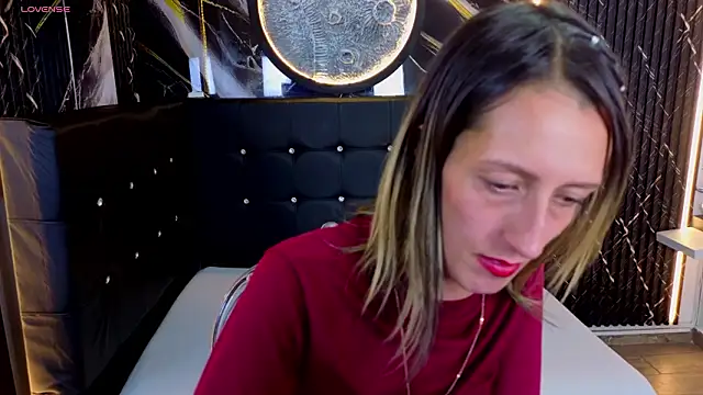 Snapshot of Karolyn_rousse chatting on February 2026 12:20:02 PM Karolyn rousse online show from February 2026 12:20:02 PM