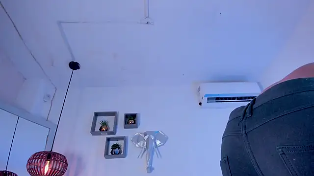 Snapshot of Royland_Vega chatting on February 2026 12:23:01 PM Royland Vega online show from February 2026 12:23:01 PM