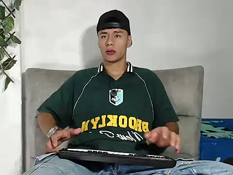 Snapshot of cooper_shiro chatting on July 2026 03:26:01 AM cooper shiro online show from July 2026 03:26:01 AM