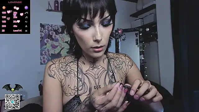 Snapshot of poison_dafne chatting on June 2026 07:24:02 PM poison dafne online show from June 2026 07:24:02 PM