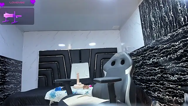 Ladyy Scarlett online show from April 2026 02:48:01 AM