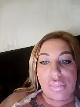 MiaMooly online show from February 2026 07:09:02 PM