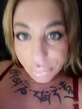 MiaMooly online show from February 2026 02:57:01 PM