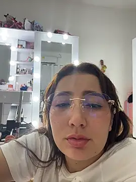 Snapshot of Arya___ chatting on February 2026 04:13:01 PM Arya online show from February 2026 04:13:01 PM