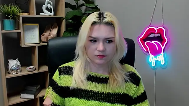 SweetLilyxo online show from March 2026 02:31:02 PM