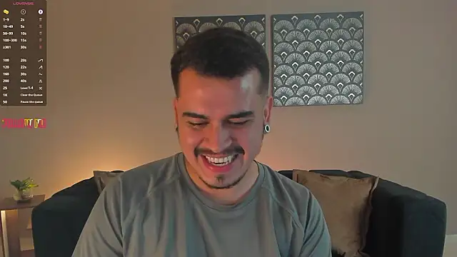 Snapshot of Chriss_Hunt chatting on February 2026 02:17:02 AM Chriss Hunt online show from February 2026 02:17:02 AM