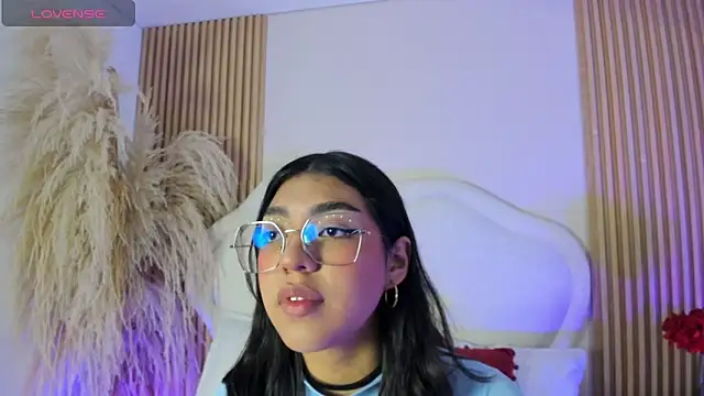 Snapshot of rebeca_taylor chatting on February 2026 03:07:02 AM rebeca taylor online show from February 2026 03:07:02 AM