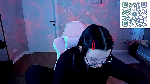 Kira G0ld online show from April 2026 07:45:01 AM