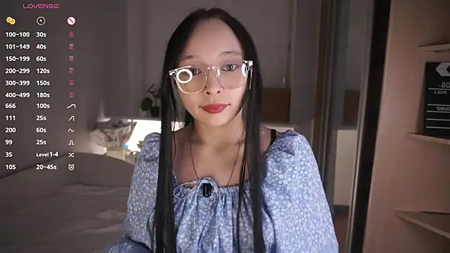 HannaHayles online show from March 2026 05:28:02 PM