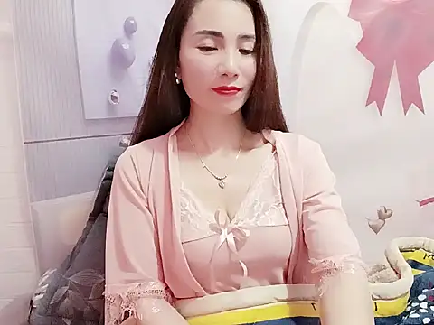 Snapshot of Hello-Kitty001 chatting on February 2026 07:35:02 AM Hello-Kitty001 online show from February 2026 07:35:02 AM