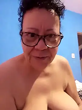 Snapshot of Luach chatting on February 2026 08:32:01 AM Luach online show from February 2026 08:32:01 AM