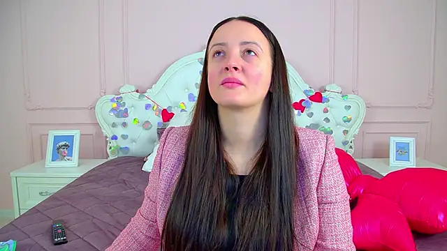 ElinaBellucci online show from February 2026 04:30:02 AM