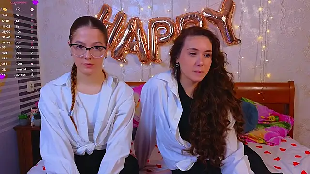 Snapshot of MelanieTwice chatting on February 2026 11:40:01 AM MelanieTwice online show from February 2026 11:40:01 AM