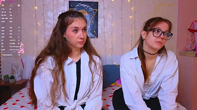 Snapshot of MelanieTwice chatting on March 2026 11:45:02 AM MelanieTwice online show from March 2026 11:45:02 AM