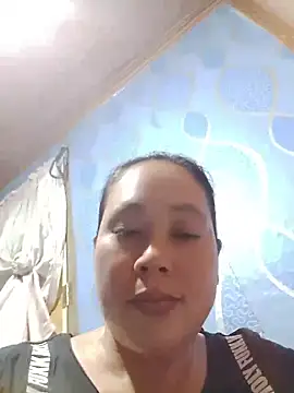 Snapshot of May_Bombs chatting on April 2026 03:20:01 AM May Bombs online show from April 2026 03:20:01 AM