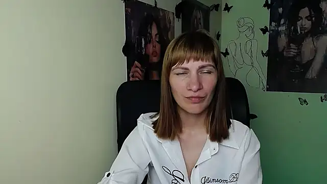 Snapshot of Rosalinda_ro chatting on June 2026 12:31:01 PM Rosalinda ro online show from June 2026 12:31:01 PM