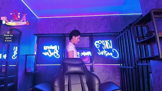 FemNoa online show from February 2026 05:09:02 PM