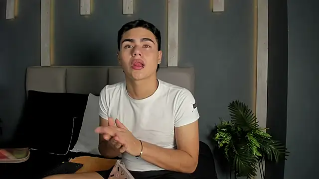 FemNoa online show from March 2026 01:17:02 PM