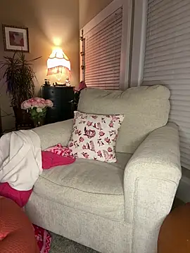 Snapshot of mooviebaby chatting on February 2026 07:15:01 AM mooviebaby online show from February 2026 07:15:01 AM