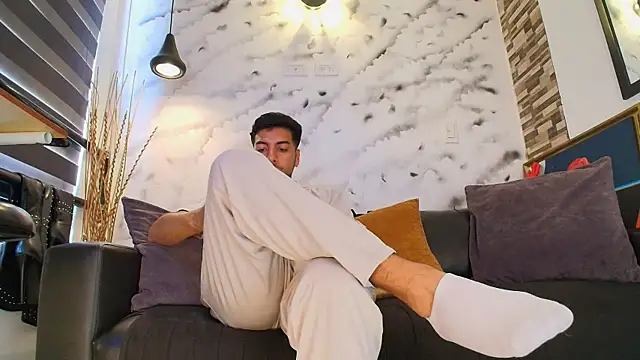 Max Hornye online show from February 2026 06:59:02 PM