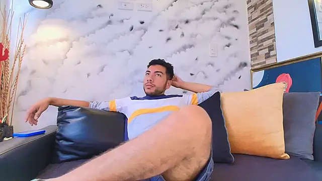 Max Hornye online show from March 2026 06:48:02 PM