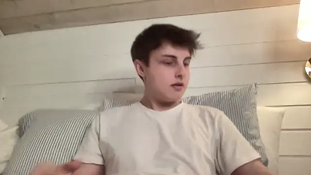 NoahhSkye online show from February 2026 10:48:01 PM